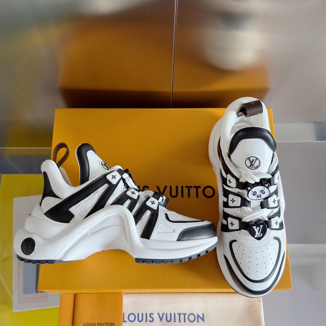 Louis Vuitton Female Sneakers M-l-s
