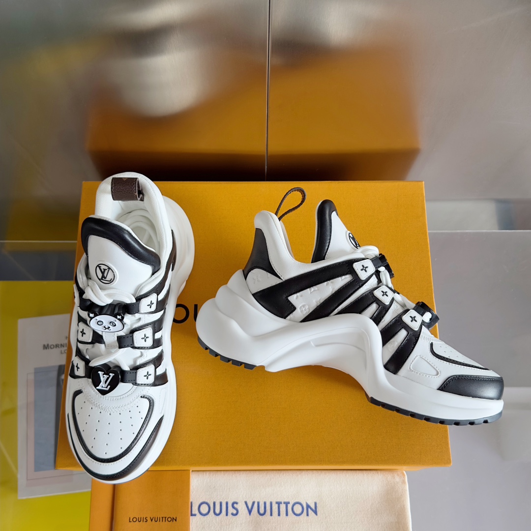 Louis Vuitton Female Sneakers M-l-s