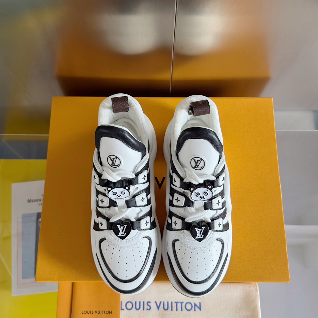 Louis Vuitton Female Sneakers M-l-s