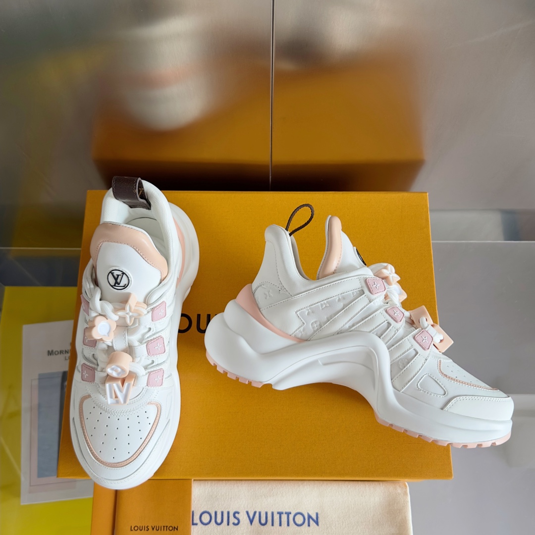 Louis Vuitton Female Sneakers M-l-s