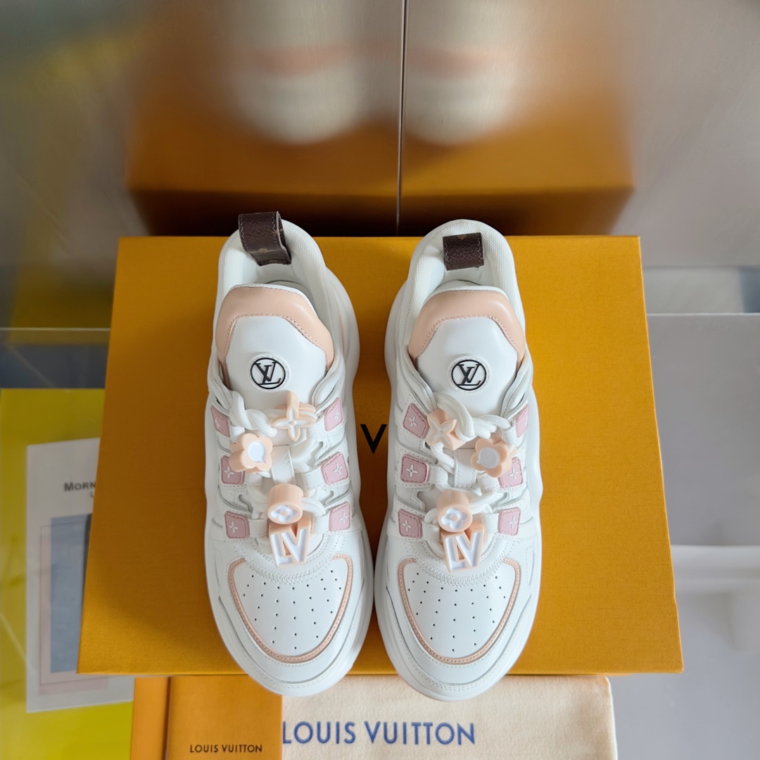 Louis Vuitton Female Sneakers M-l-s