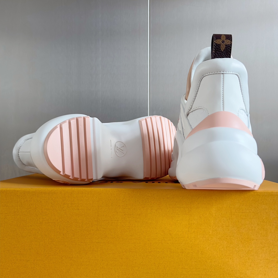 Louis Vuitton Female Sneakers M-l-s