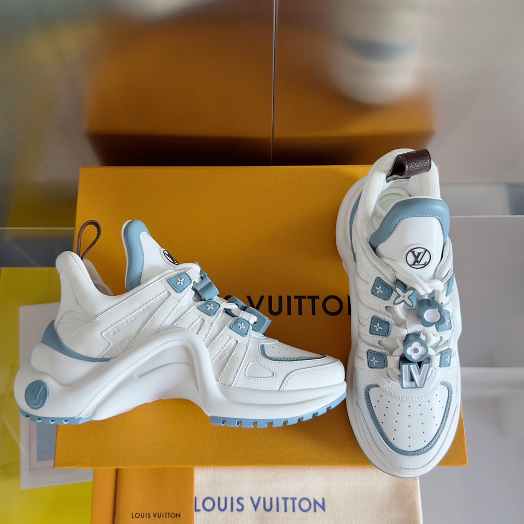 Louis Vuitton Female Sneakers M-l-s