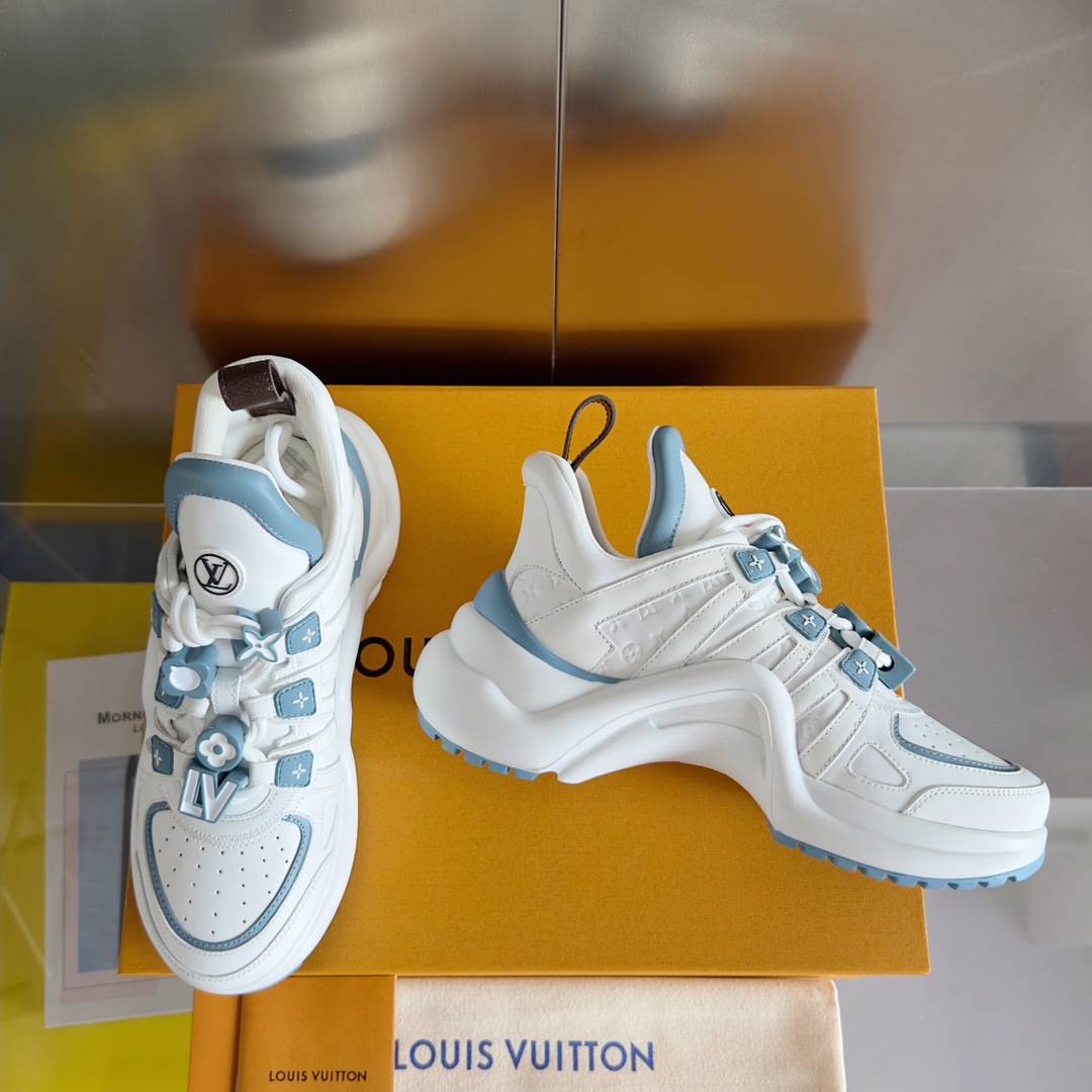 Louis Vuitton Female Sneakers M-l-s