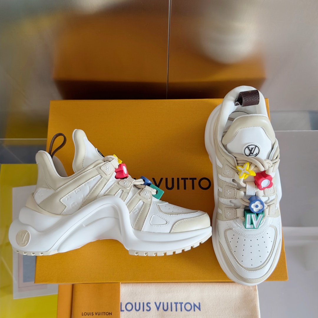 Louis Vuitton Female Sneakers M-l-s