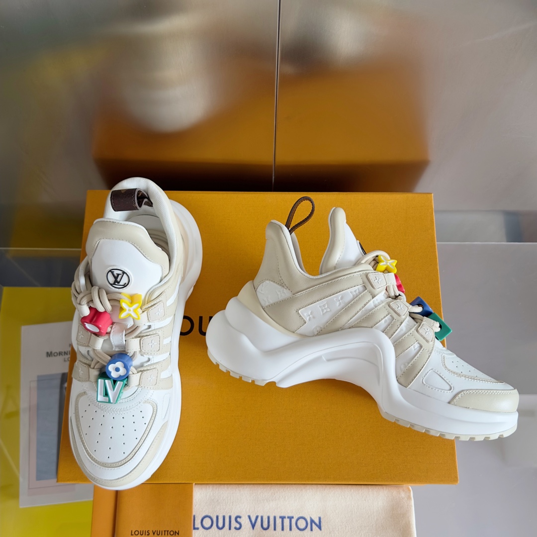 Louis Vuitton Female Sneakers M-l-s