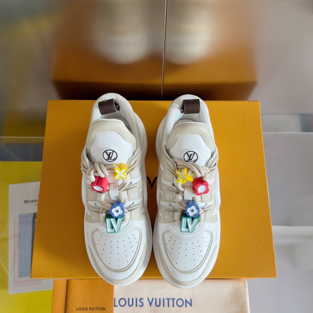 Louis Vuitton Female Sneakers M-l-s