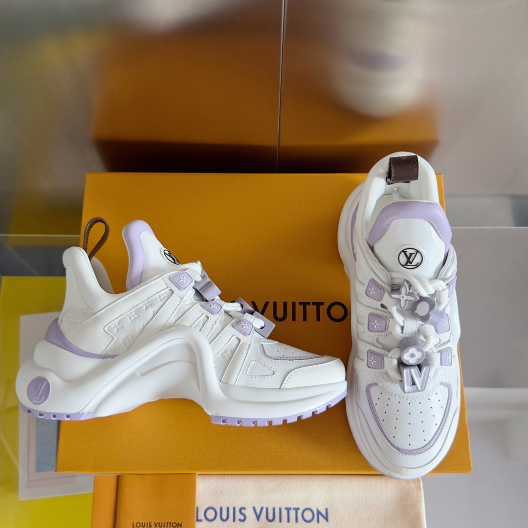 Louis Vuitton Female Sneakers M-l-s