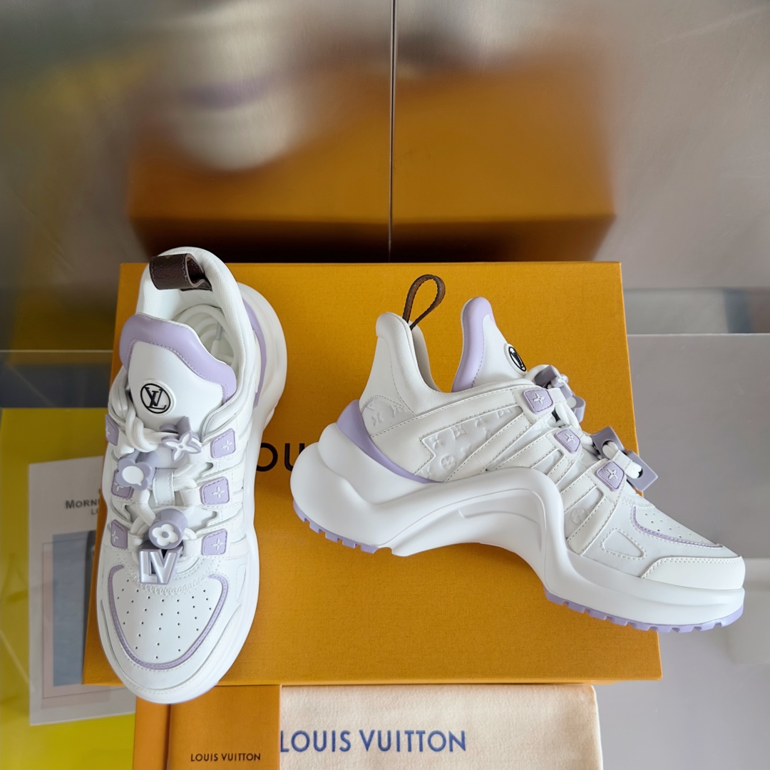 Louis Vuitton Female Sneakers M-l-s