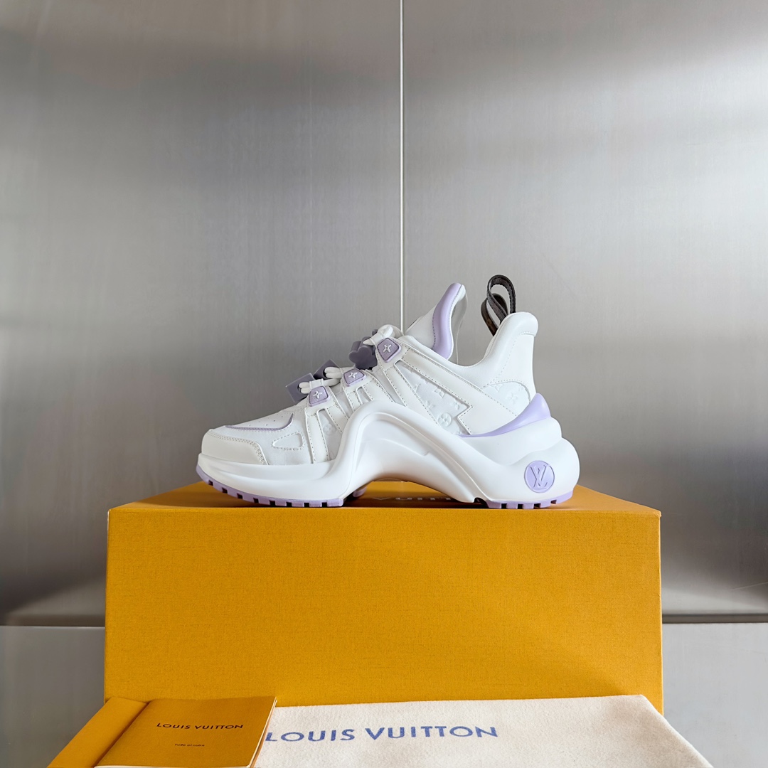 Louis Vuitton Female Sneakers M-l-s