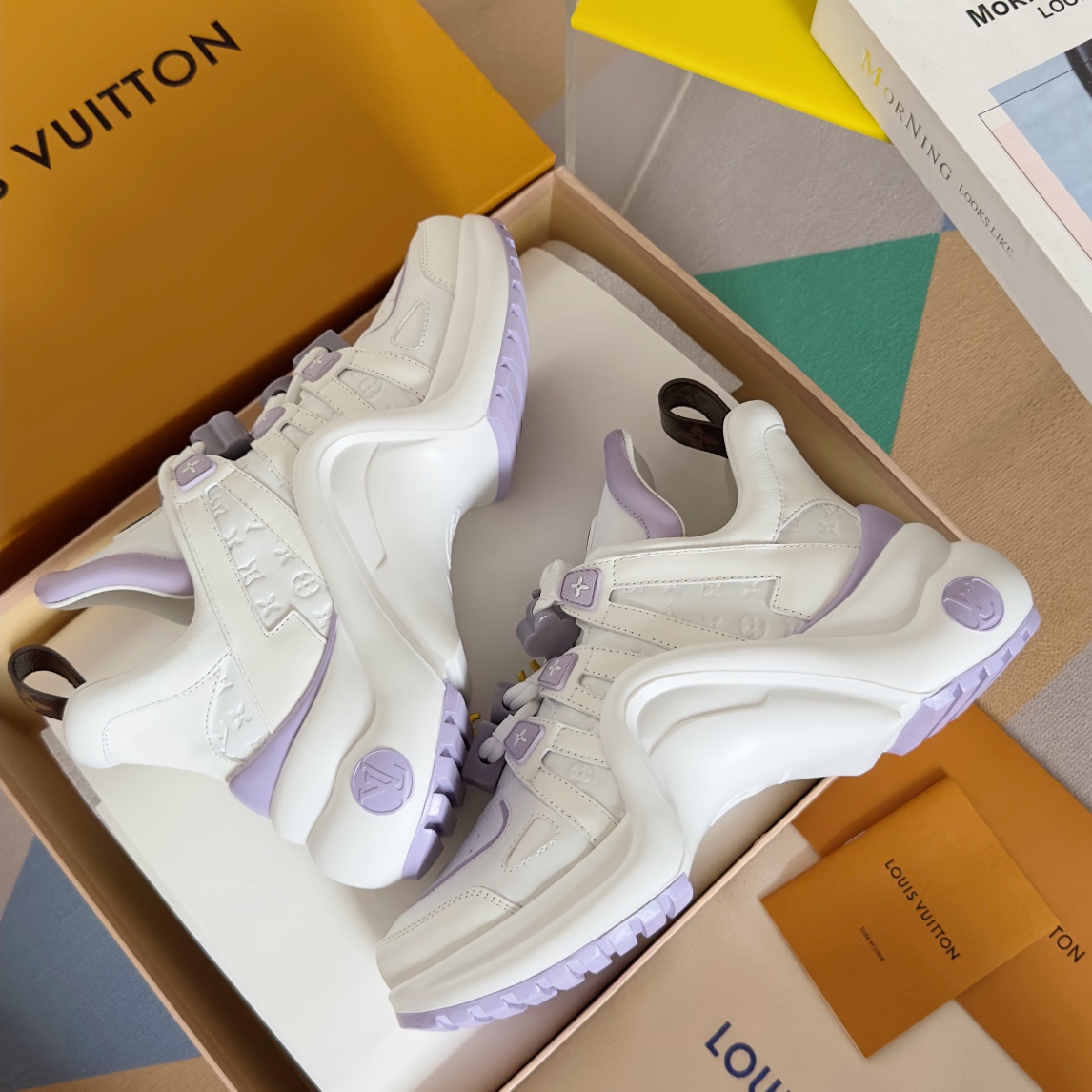 Louis Vuitton Female Sneakers M-l-s