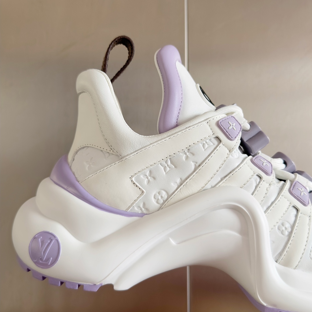 Louis Vuitton Female Sneakers M-l-s