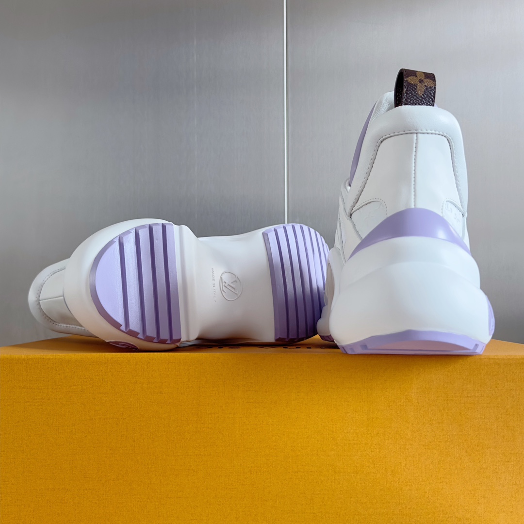 Louis Vuitton Female Sneakers M-l-s
