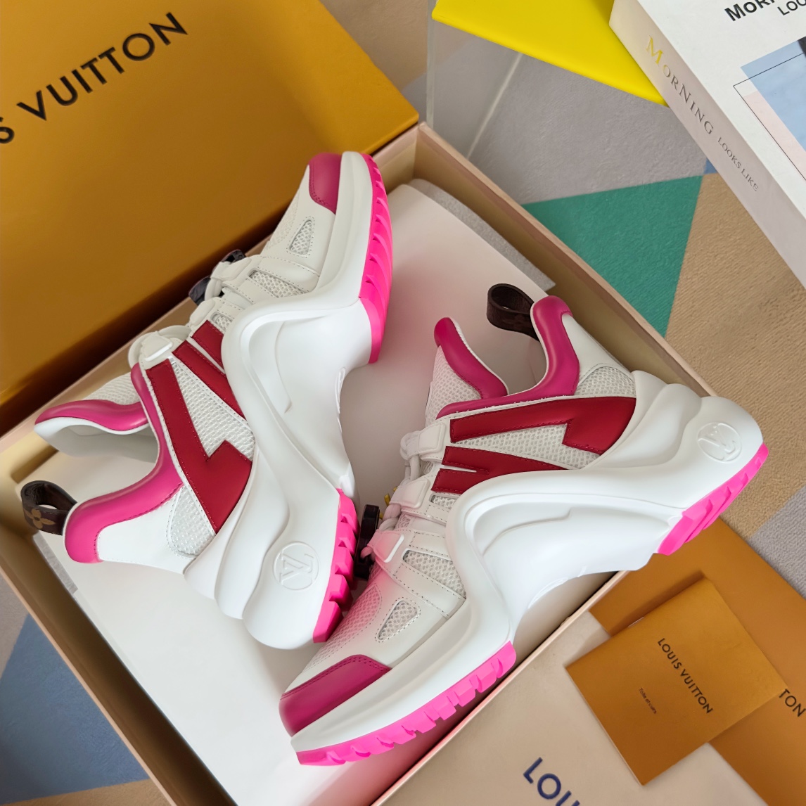 Louis Vuitton Female Sneakers M-l-s
