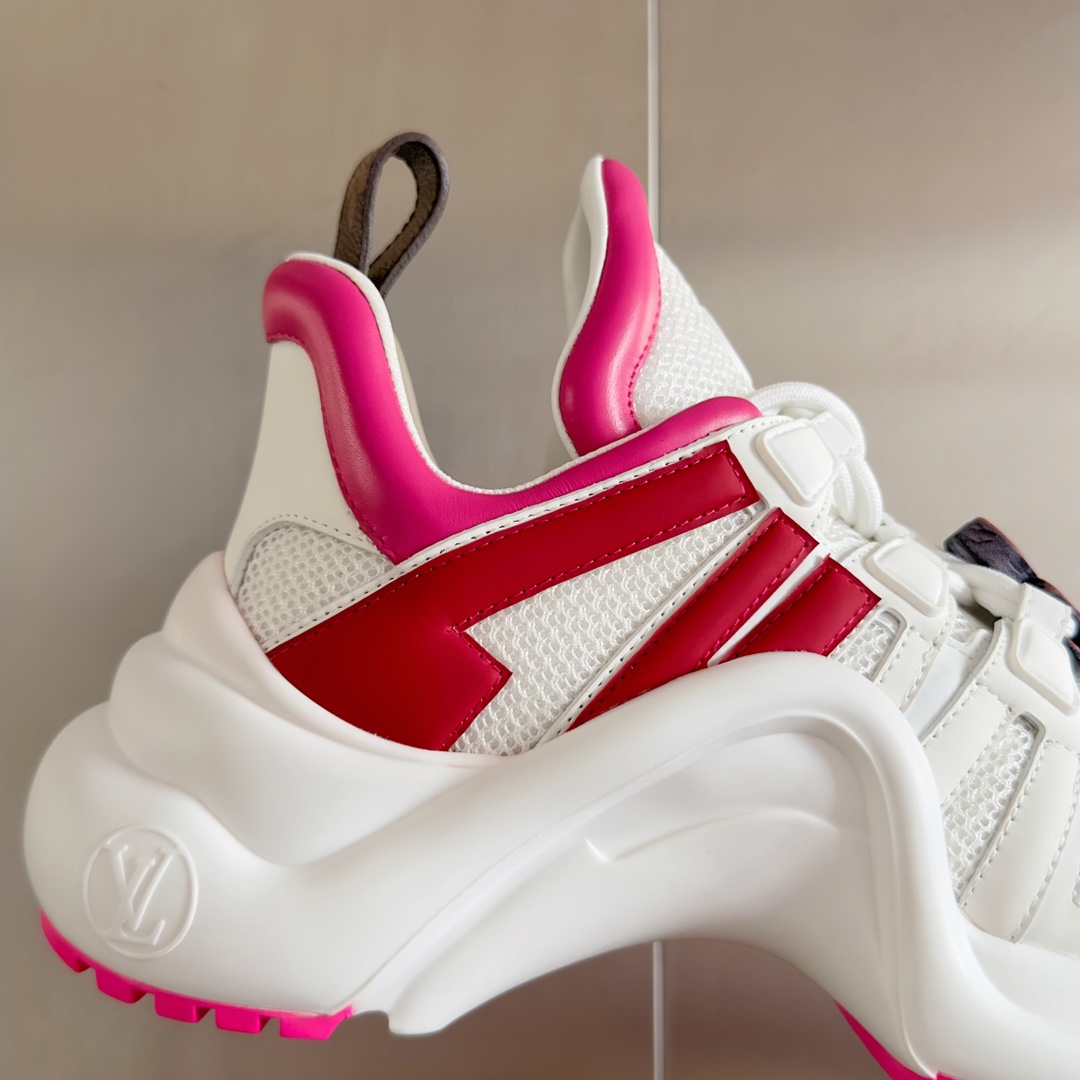 Louis Vuitton Female Sneakers M-l-s