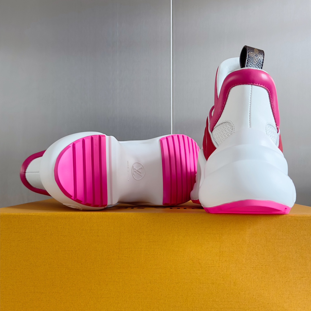 Louis Vuitton Female Sneakers M-l-s