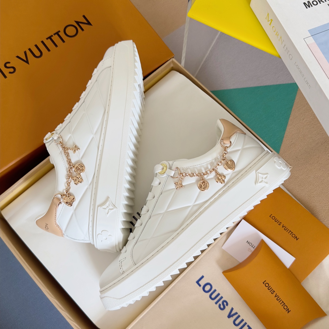 Louis Vuitton Female Sneakers M-l-s