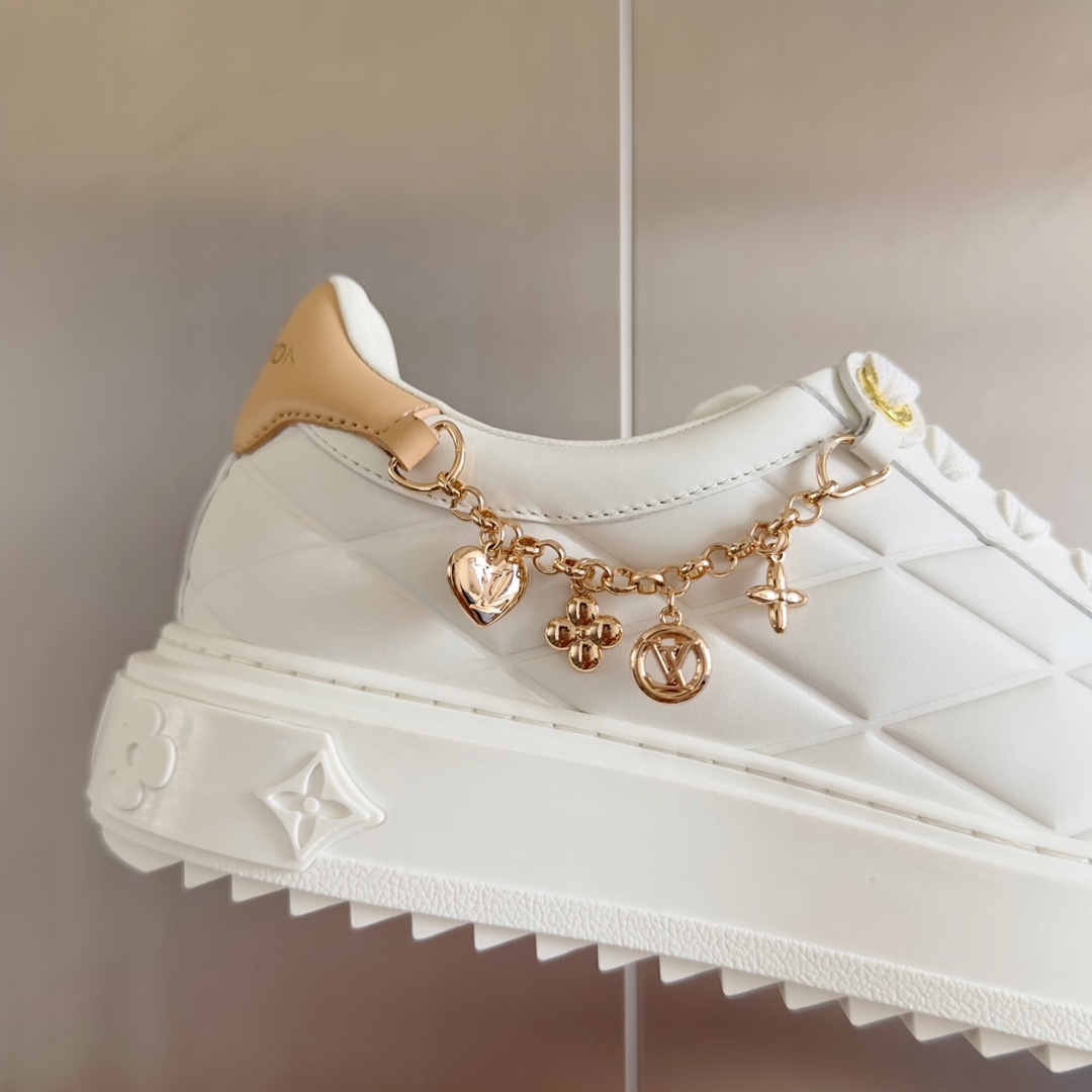 Louis Vuitton Female Sneakers M-l-s