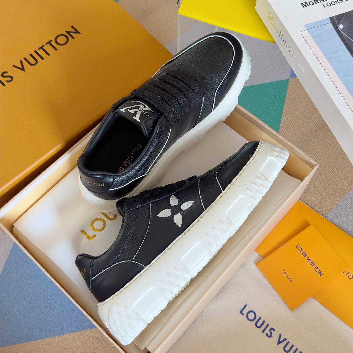 Louis Vuitton Male Sneakers M-l-s