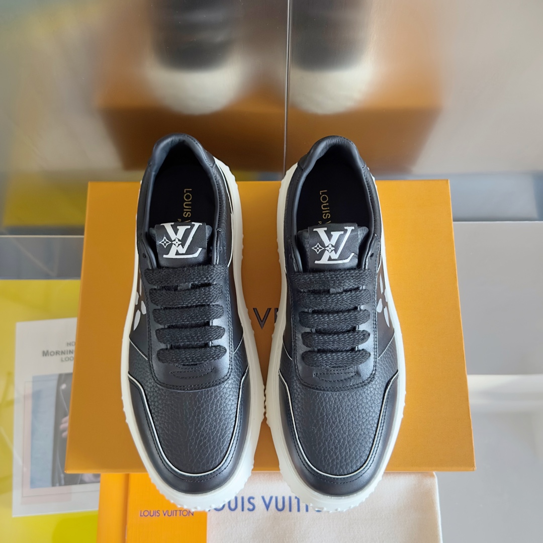 Louis Vuitton Male Sneakers M-l-s