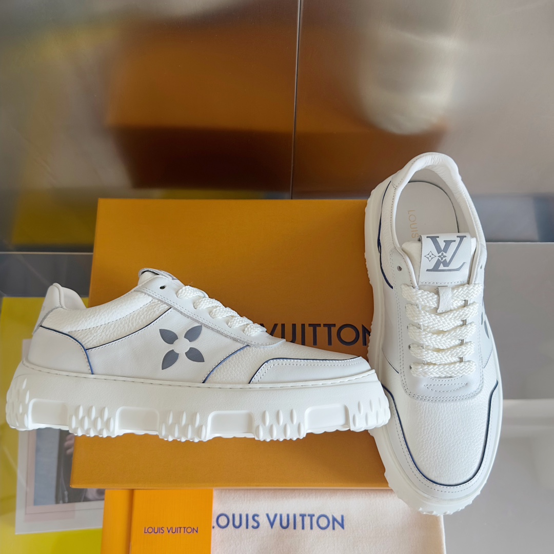 Louis Vuitton Male Sneakers M-l-s