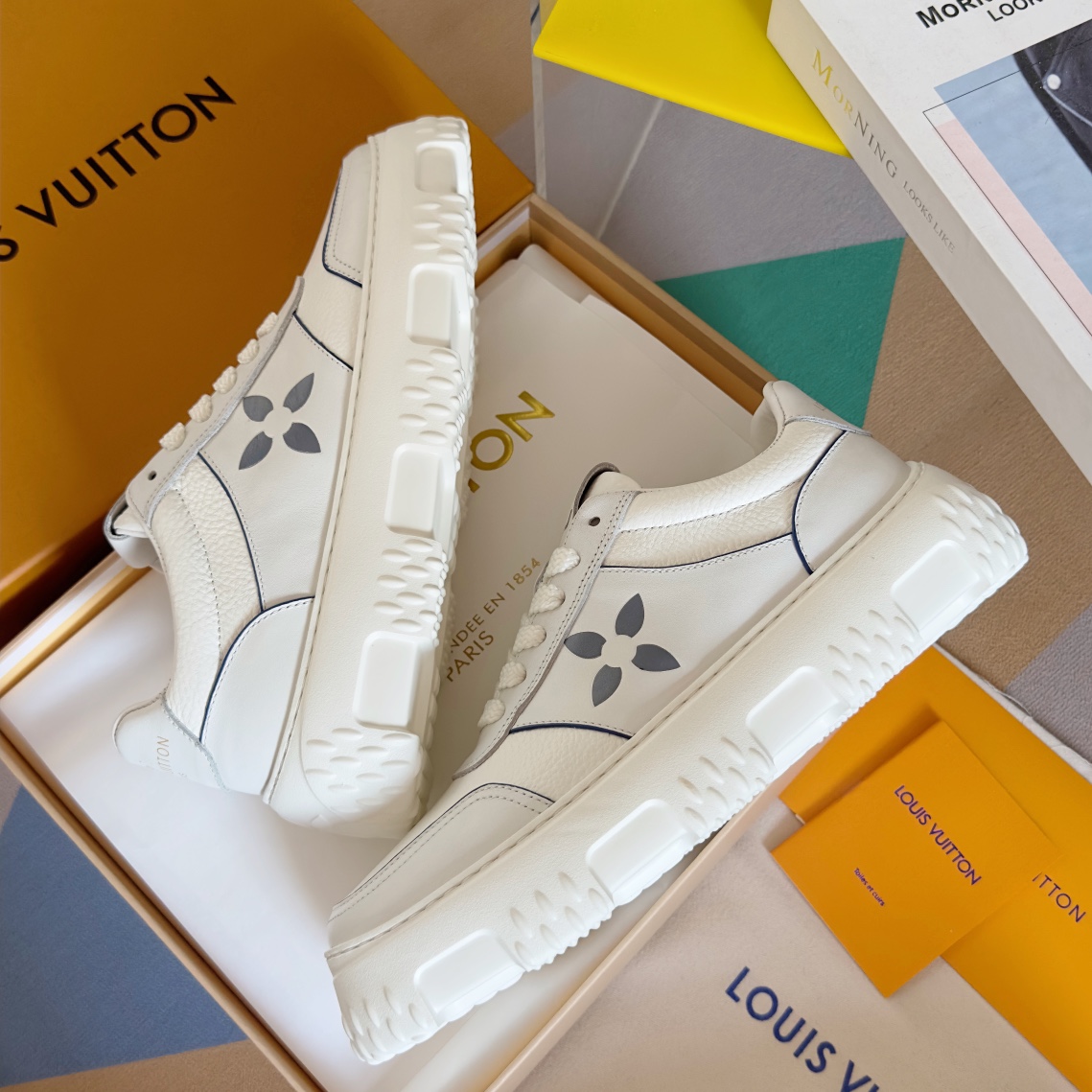 Louis Vuitton Male Sneakers M-l-s