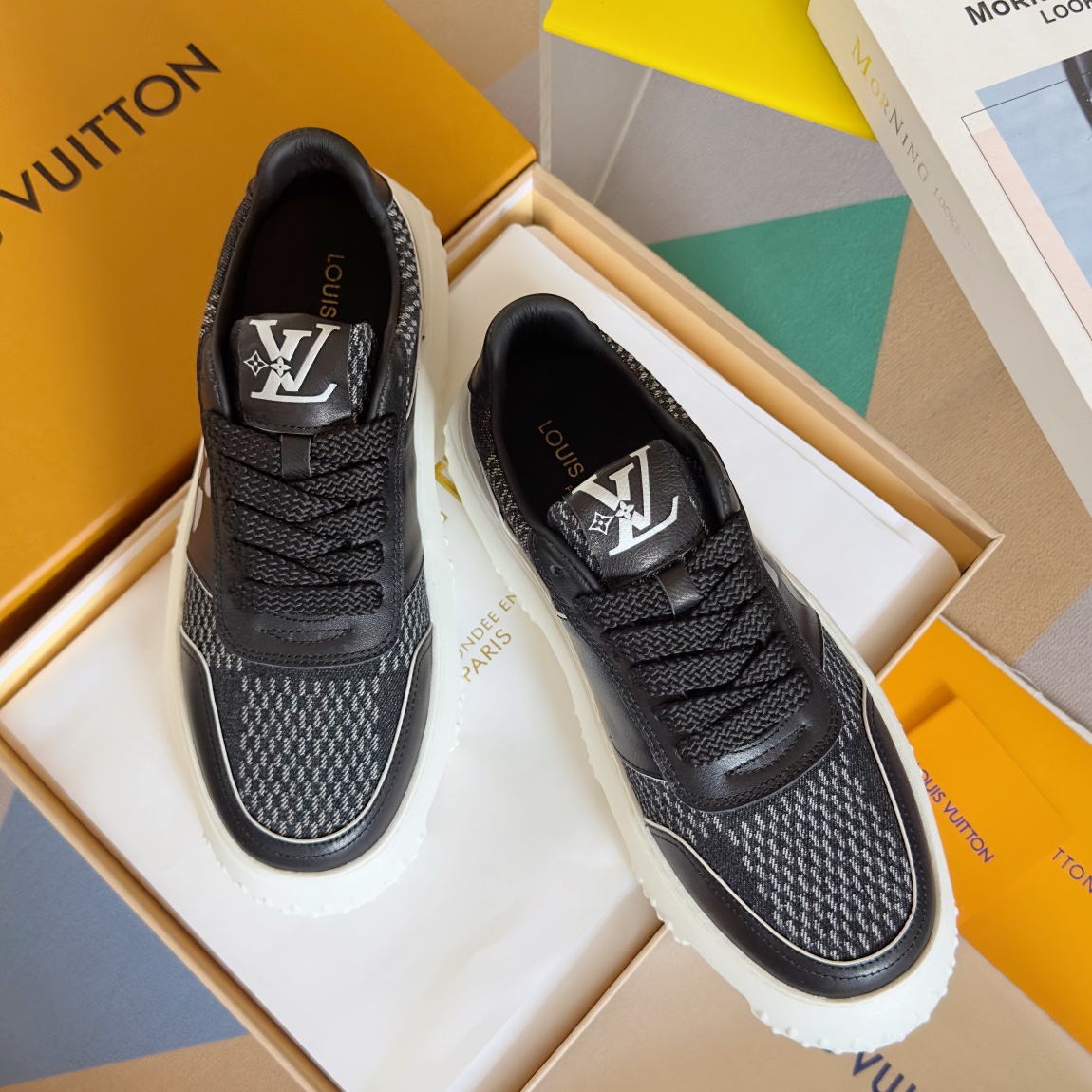 Louis Vuitton Male Sneakers M-l-s