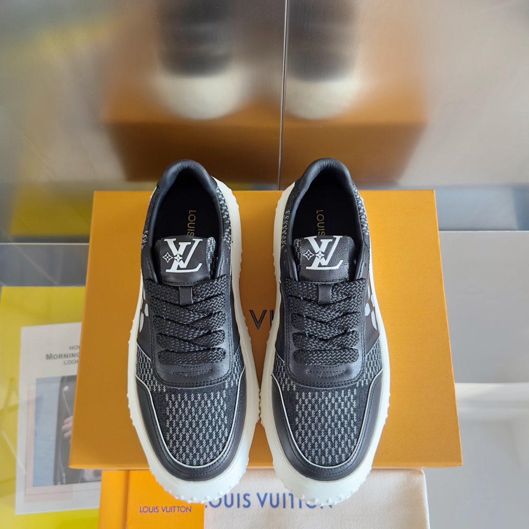 Louis Vuitton Male Sneakers M-l-s