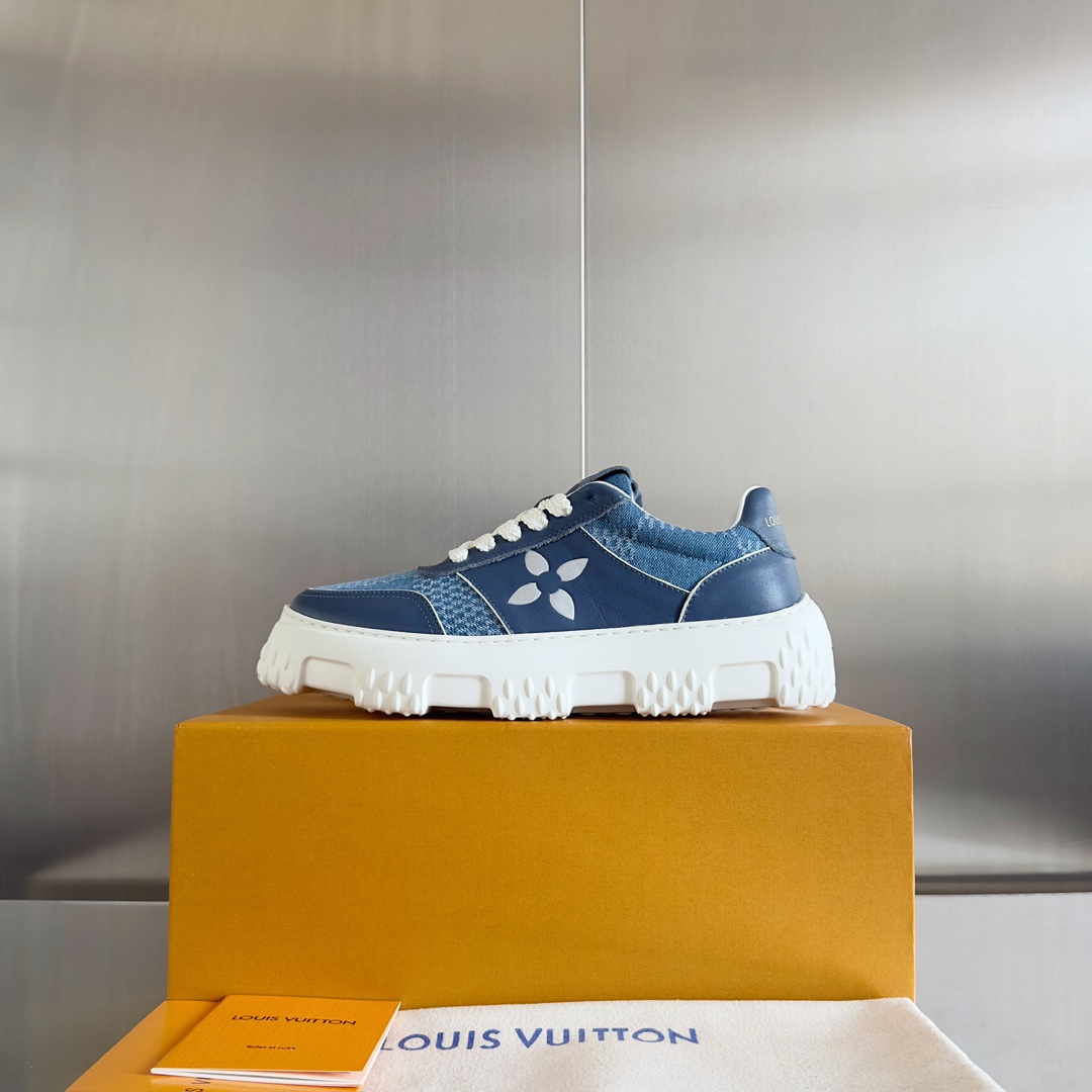 Louis Vuitton Male Sneakers M-l-s