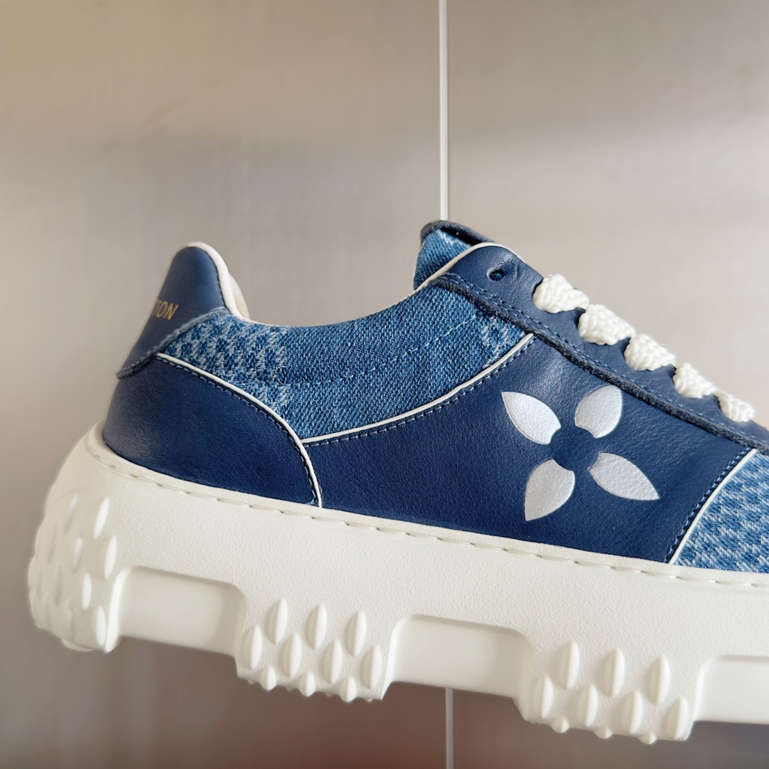 Louis Vuitton Male Sneakers M-l-s