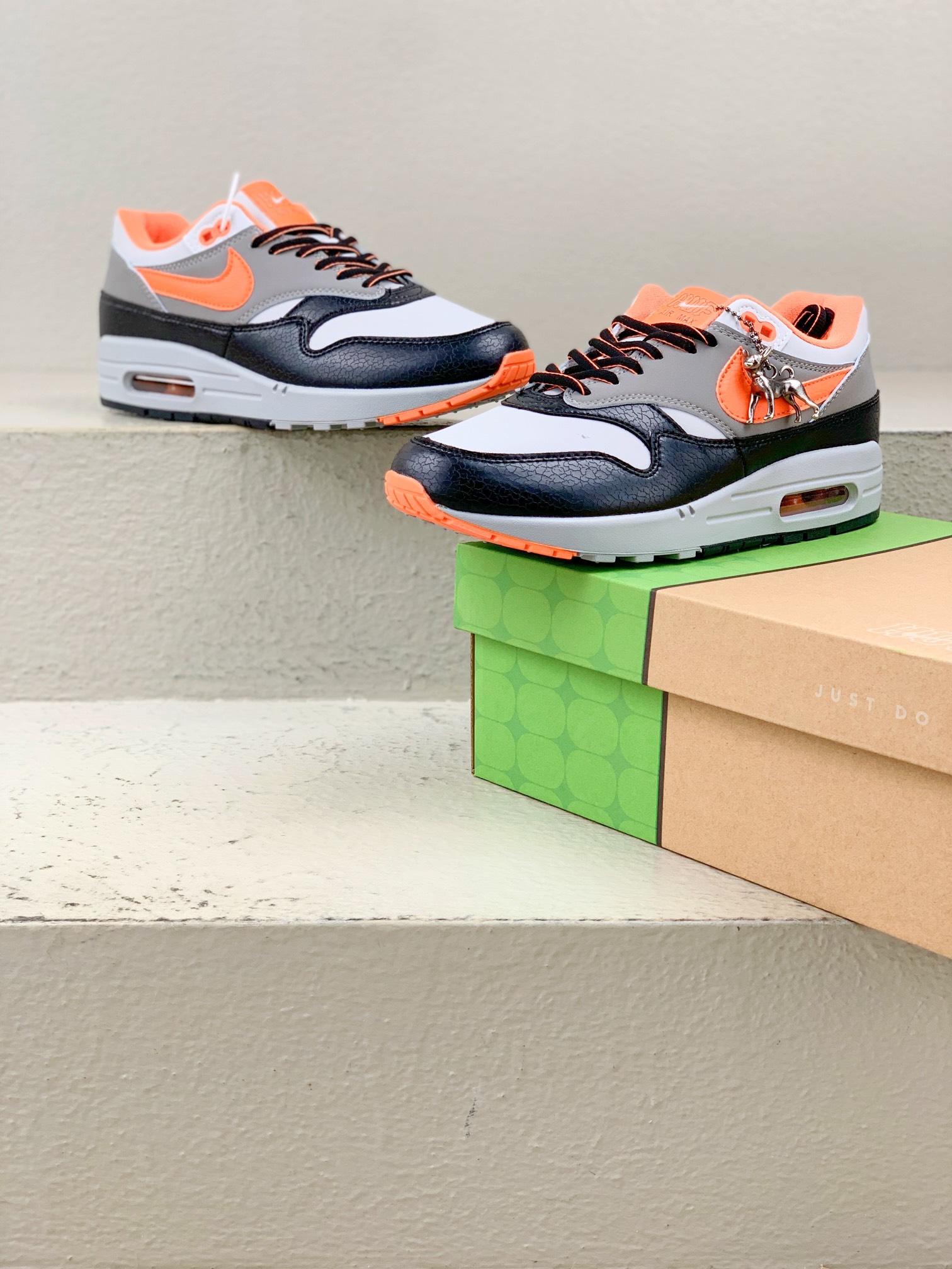 Nike Male Running Shoes Gray M-l