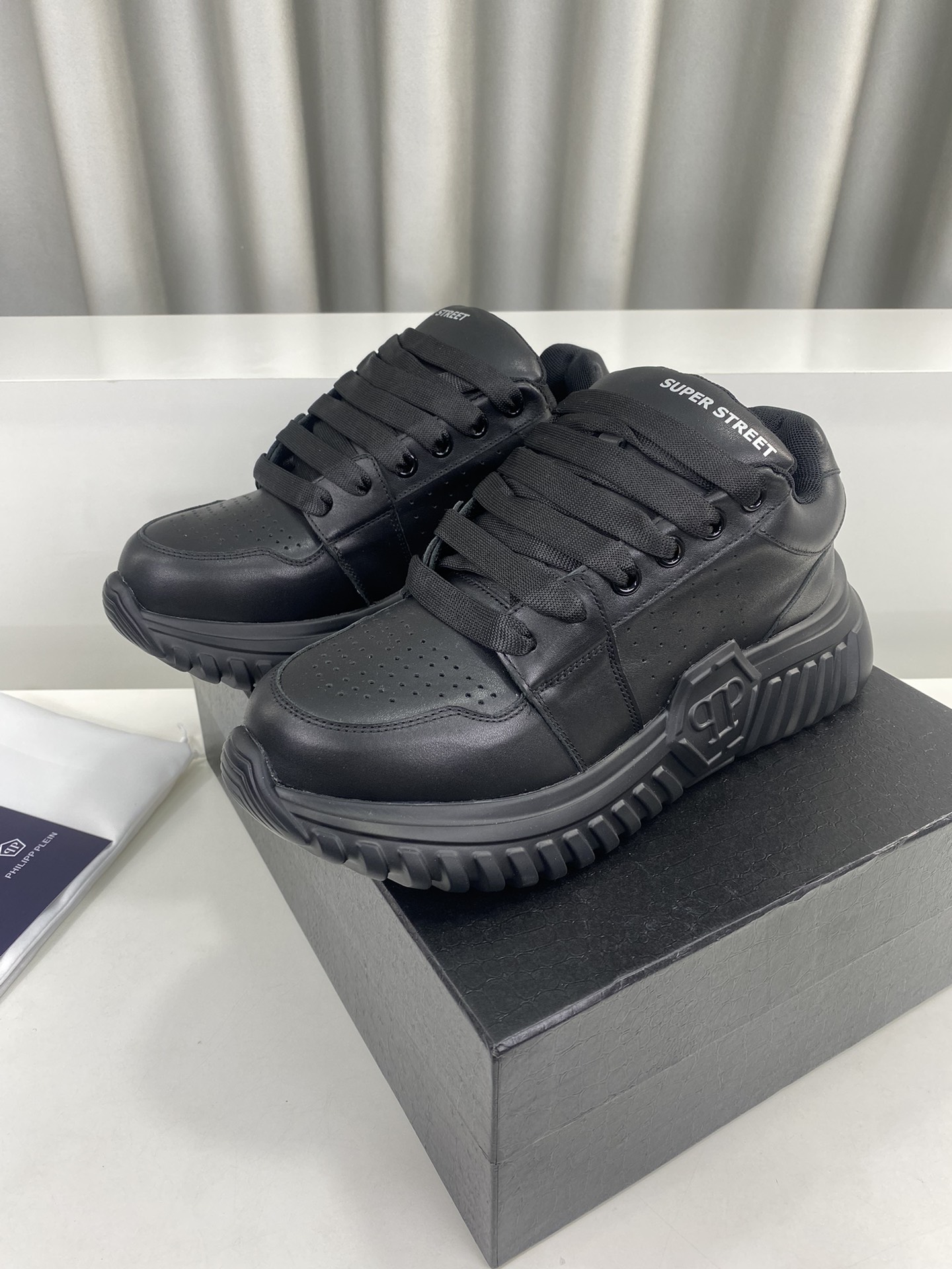 Male Sneakers Breathable L
