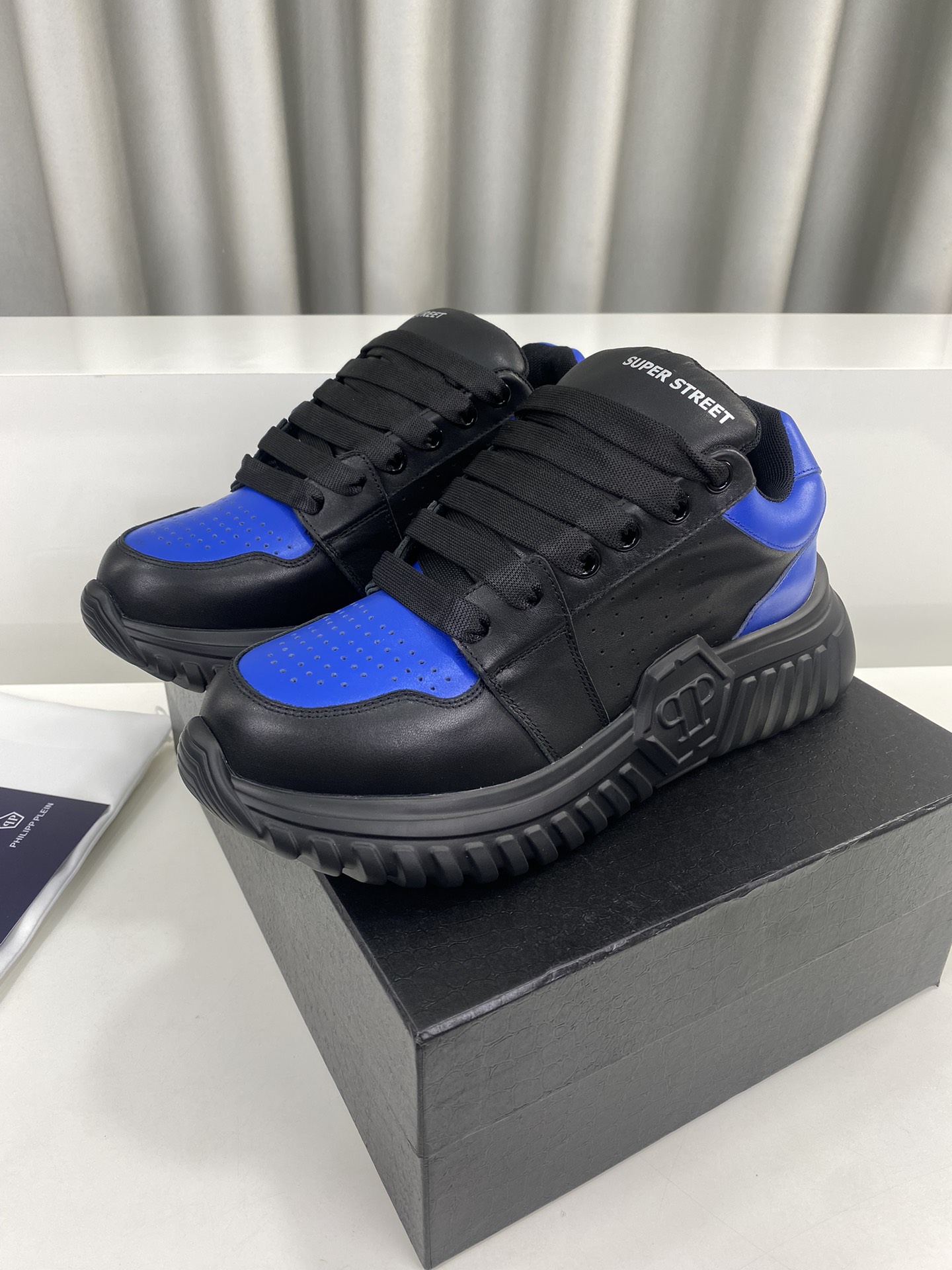 Male Sneakers Breathable L