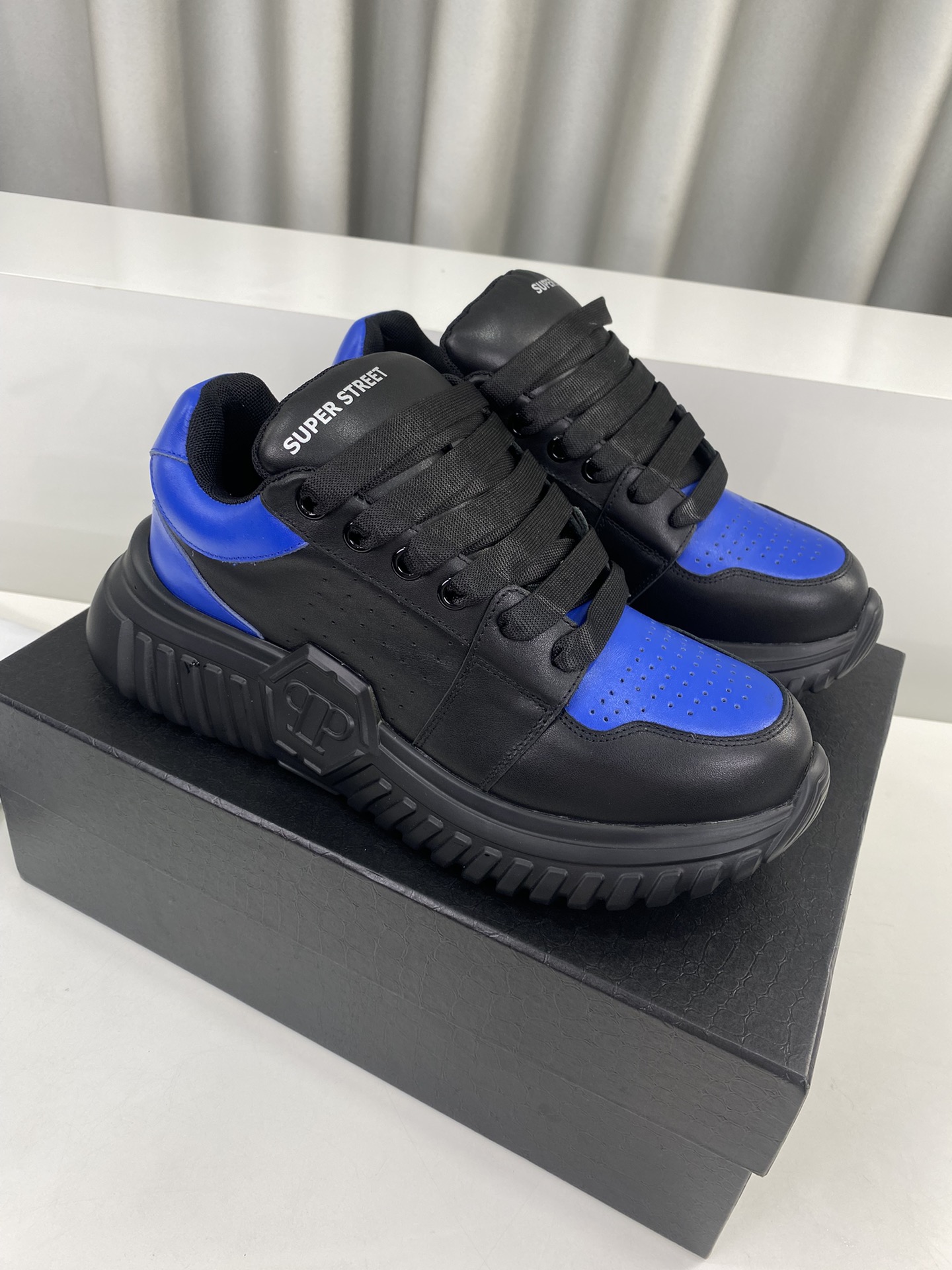 Male Sneakers Breathable L
