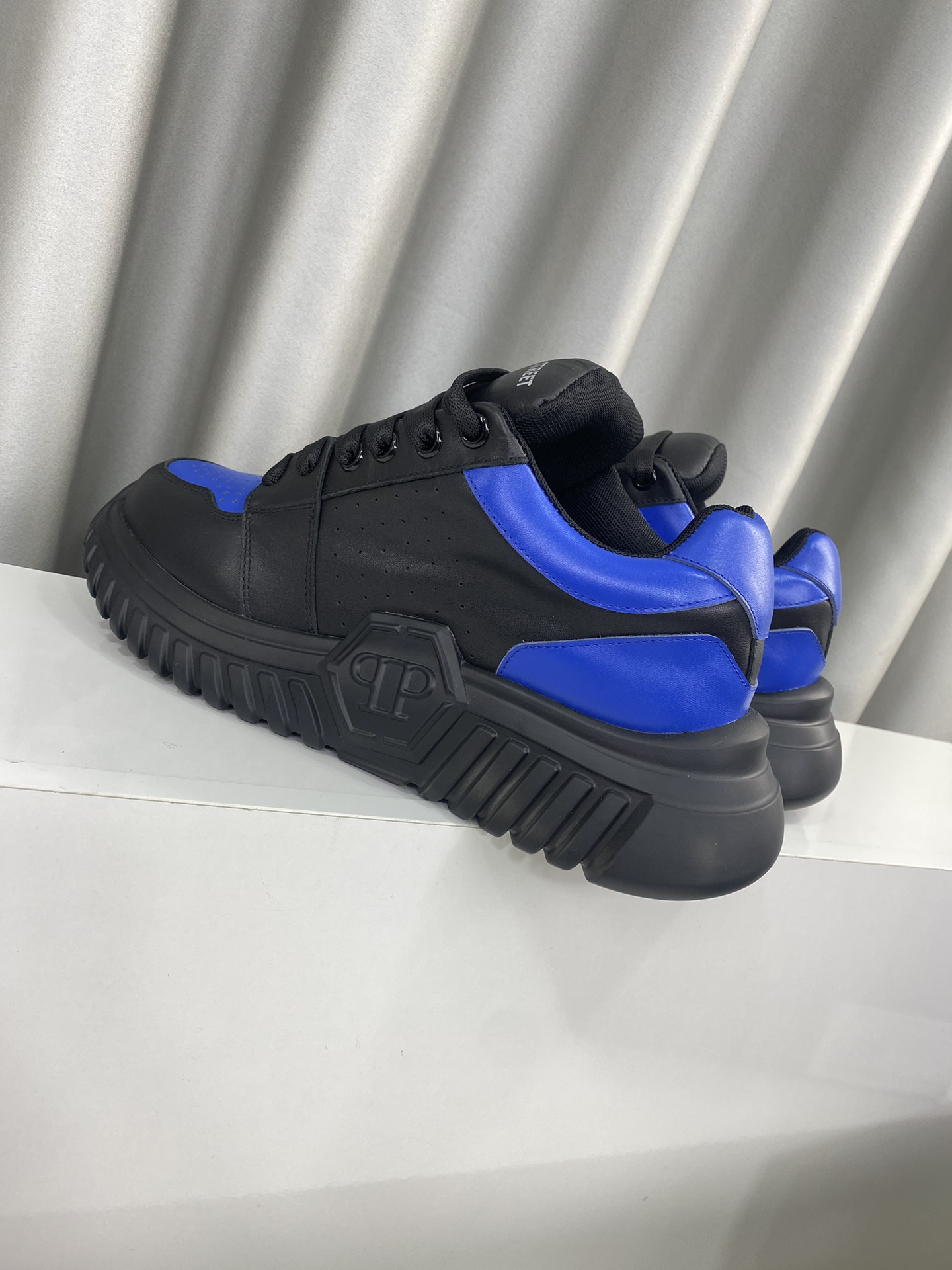 Male Sneakers Breathable L