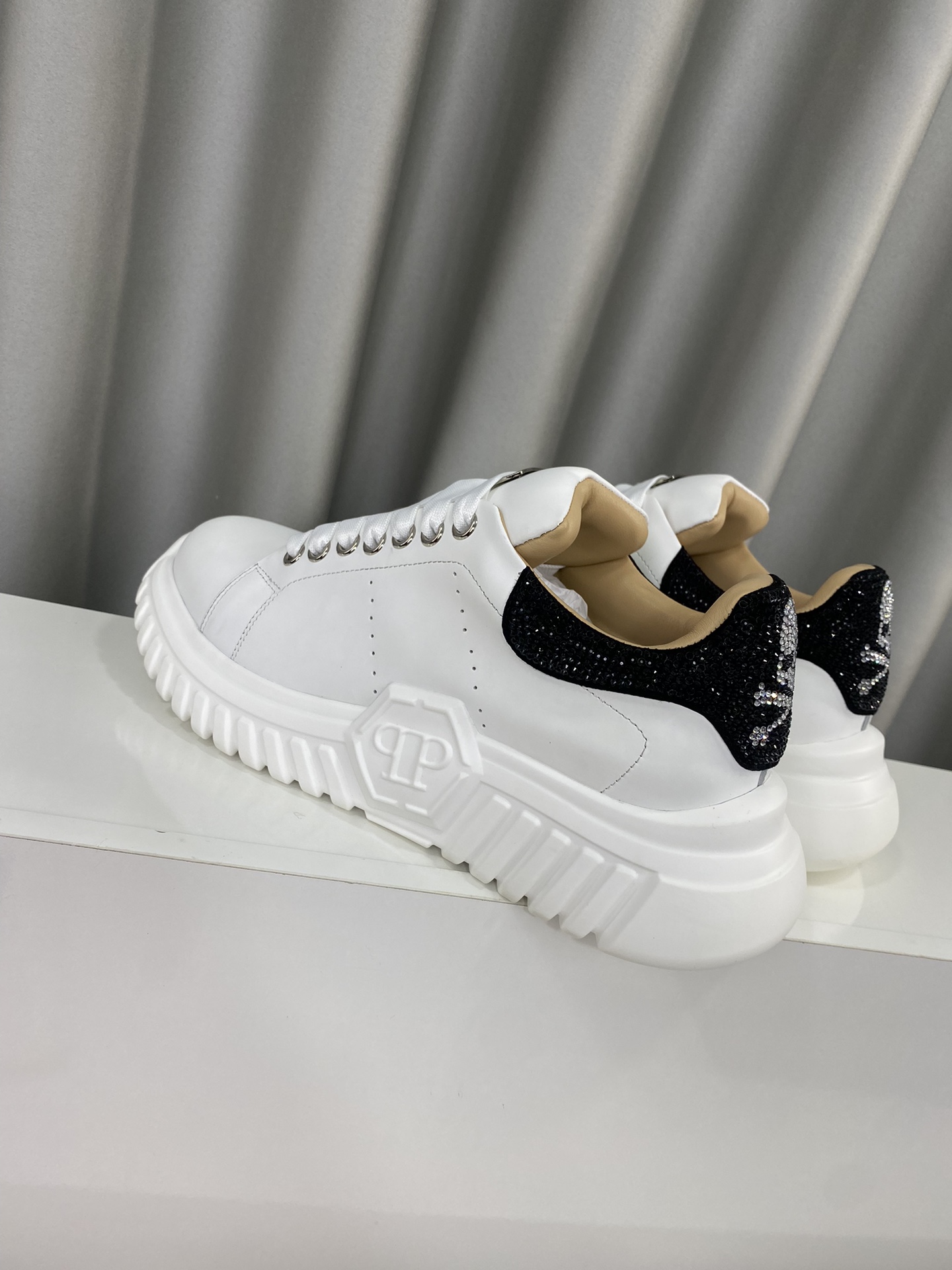Male Sneakers L
