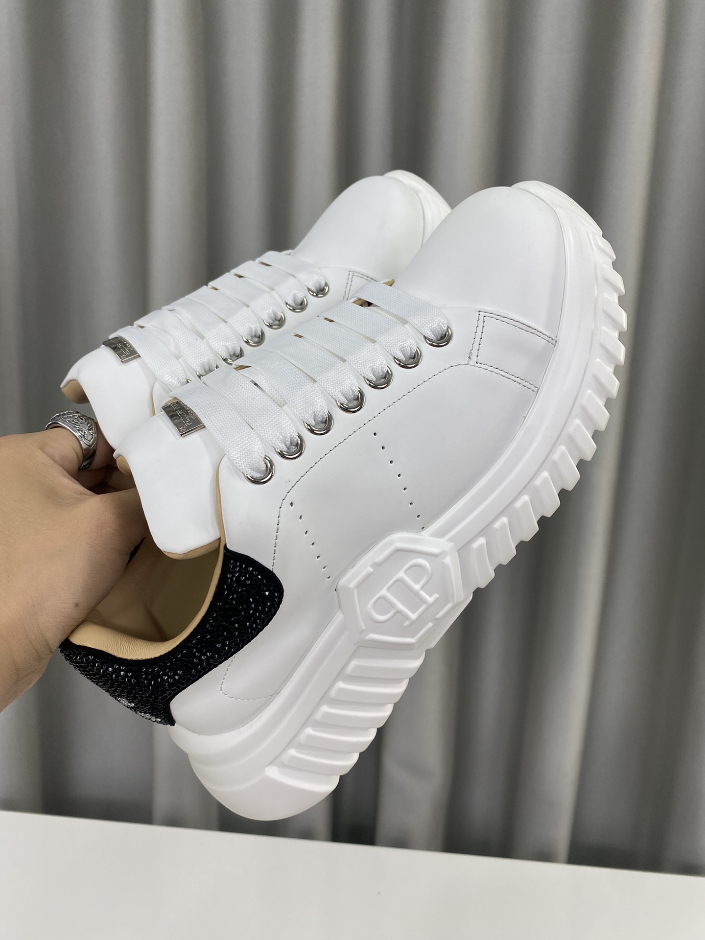 Male Sneakers L