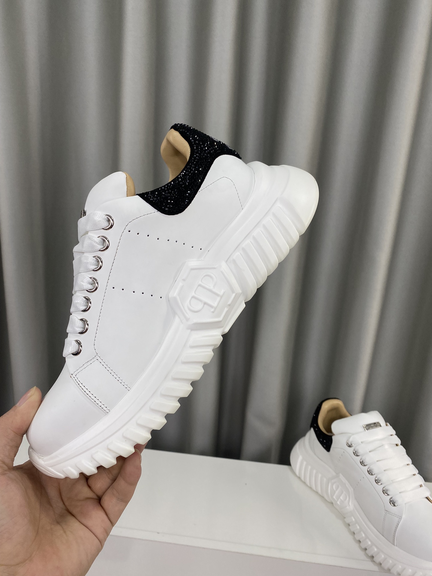 Male Sneakers L