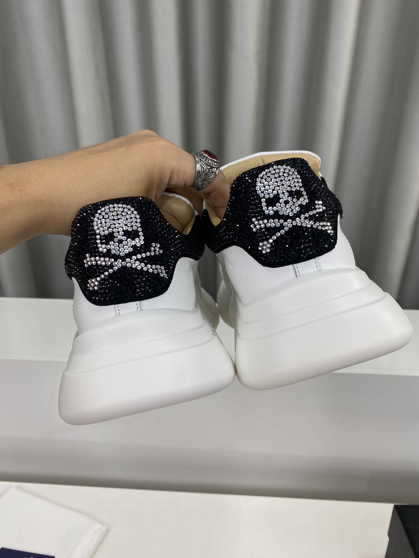 Male Sneakers L
