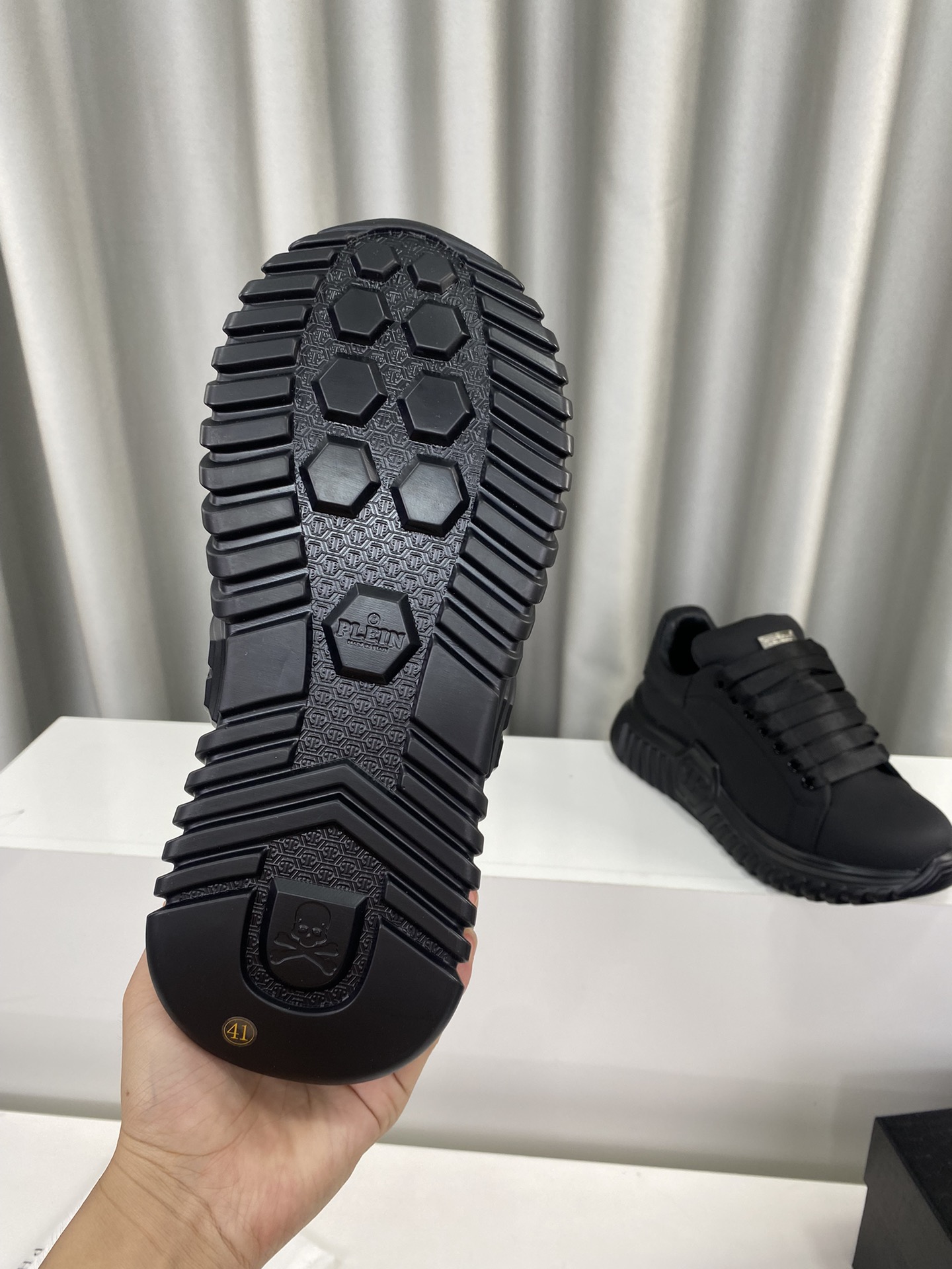 Male Sneakers L