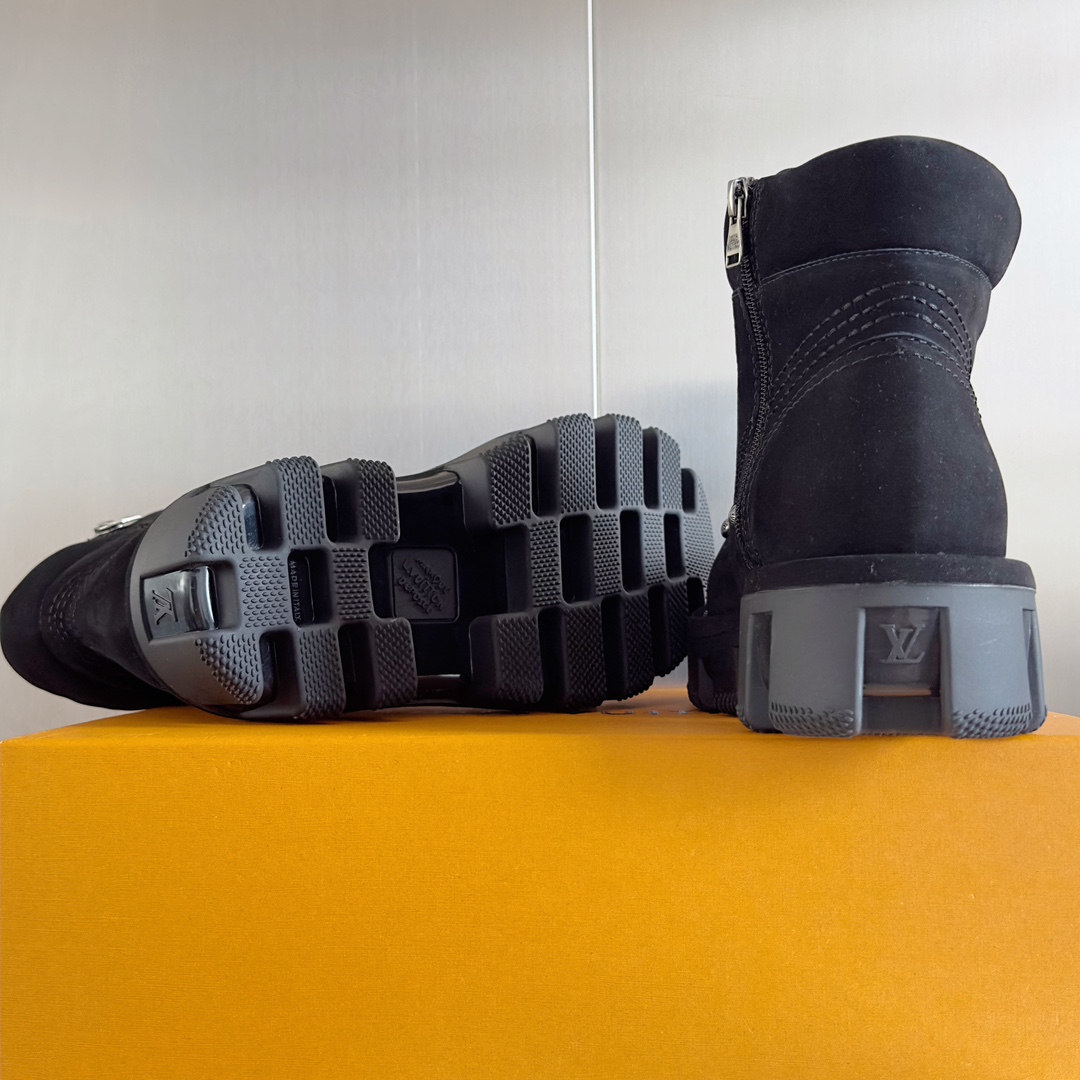 Calvin Klein Dr. Martens Louis Vuitton Male Boots Cow Leather M-l-s