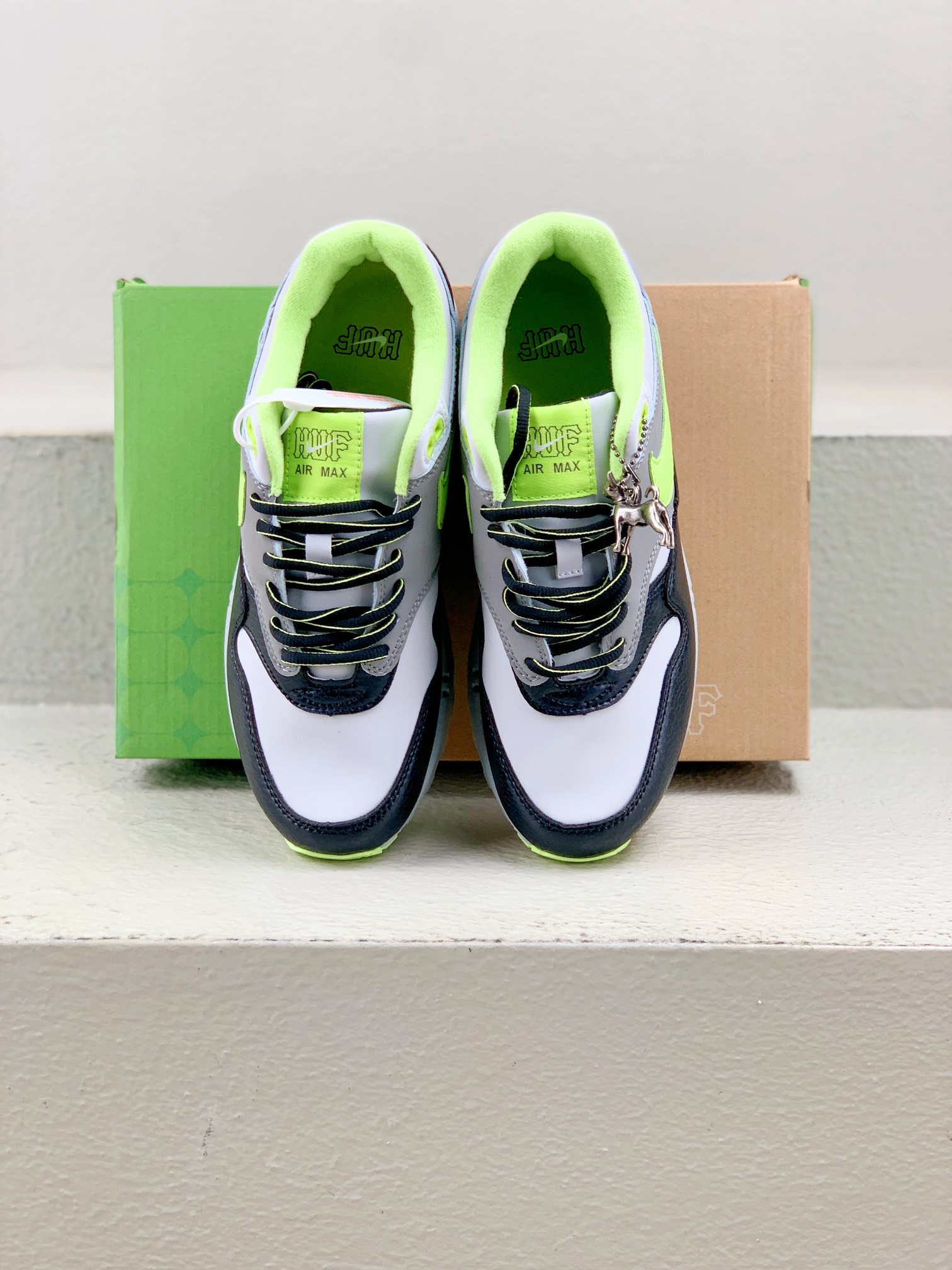 Nike Male Running Shoes Gray M-l