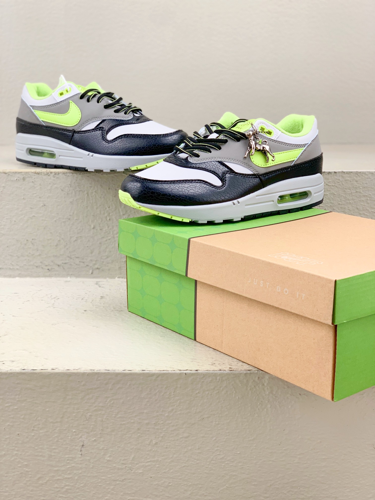 Nike Male Running Shoes Gray M-l