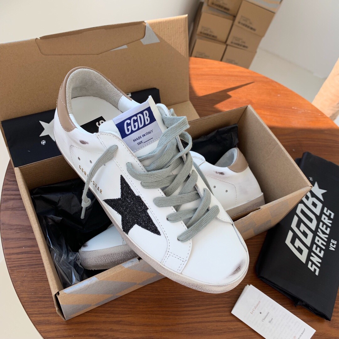 Golden Goose Male Basic Shoes M-l-s