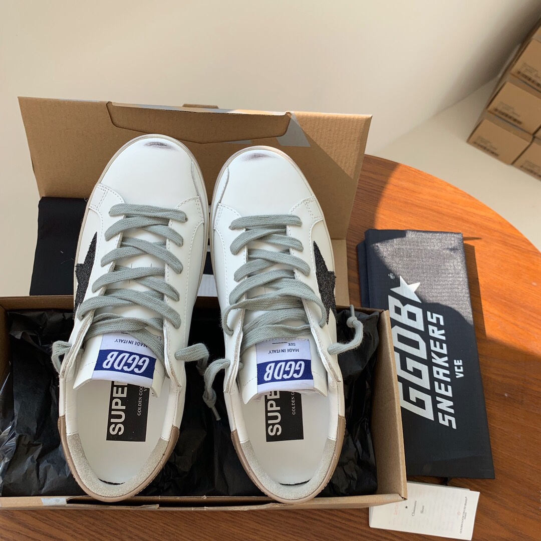 Golden Goose Male Basic Shoes M-l-s