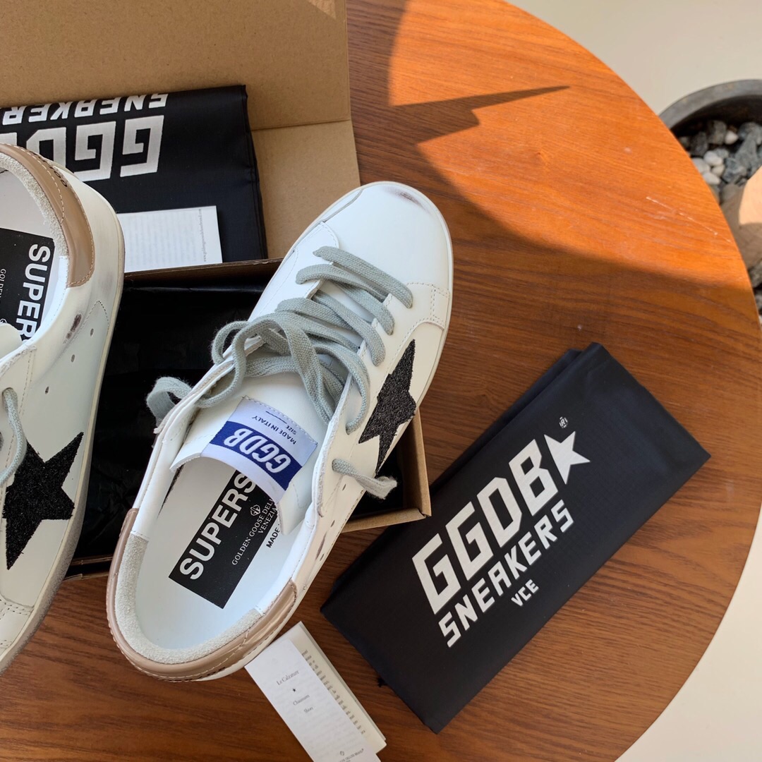 Golden Goose Male Basic Shoes M-l-s