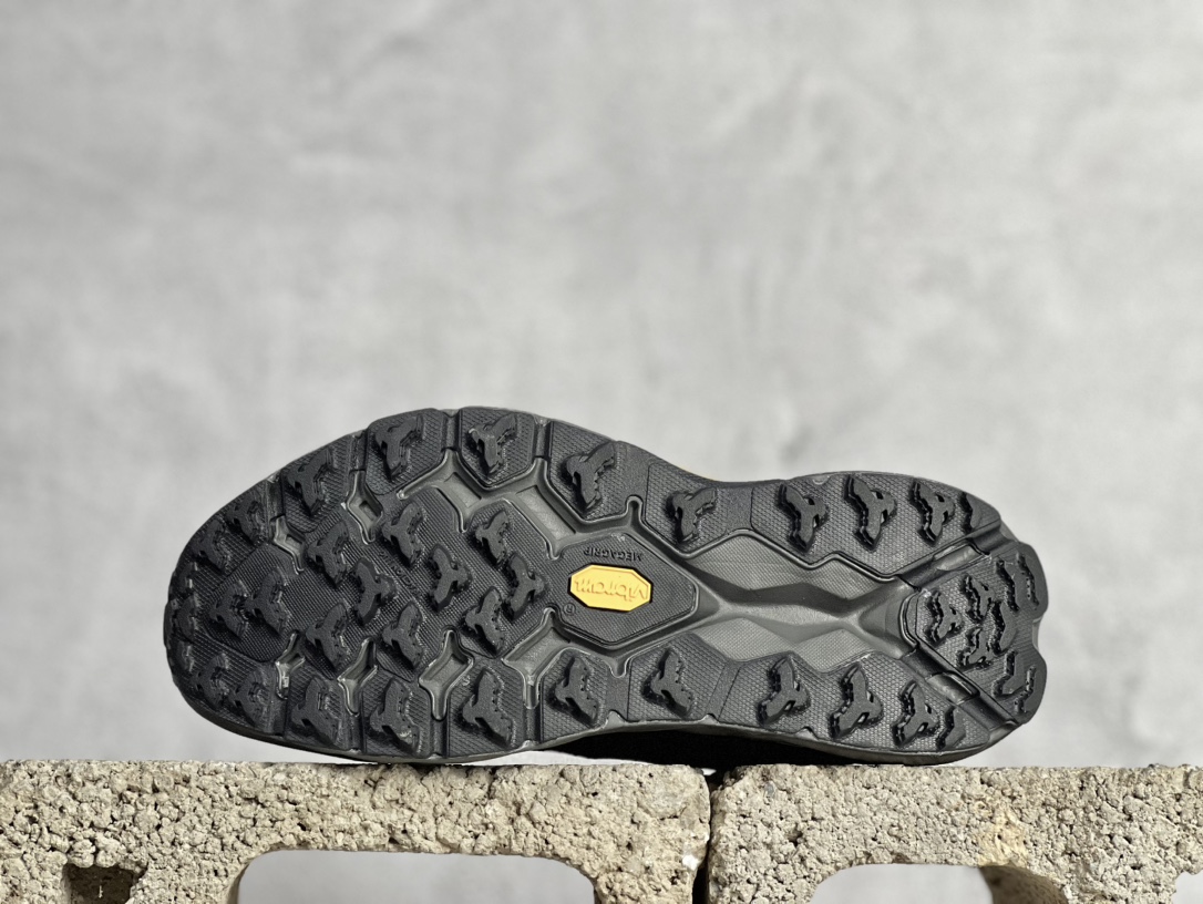 Basic Shoes Breathable L-s
