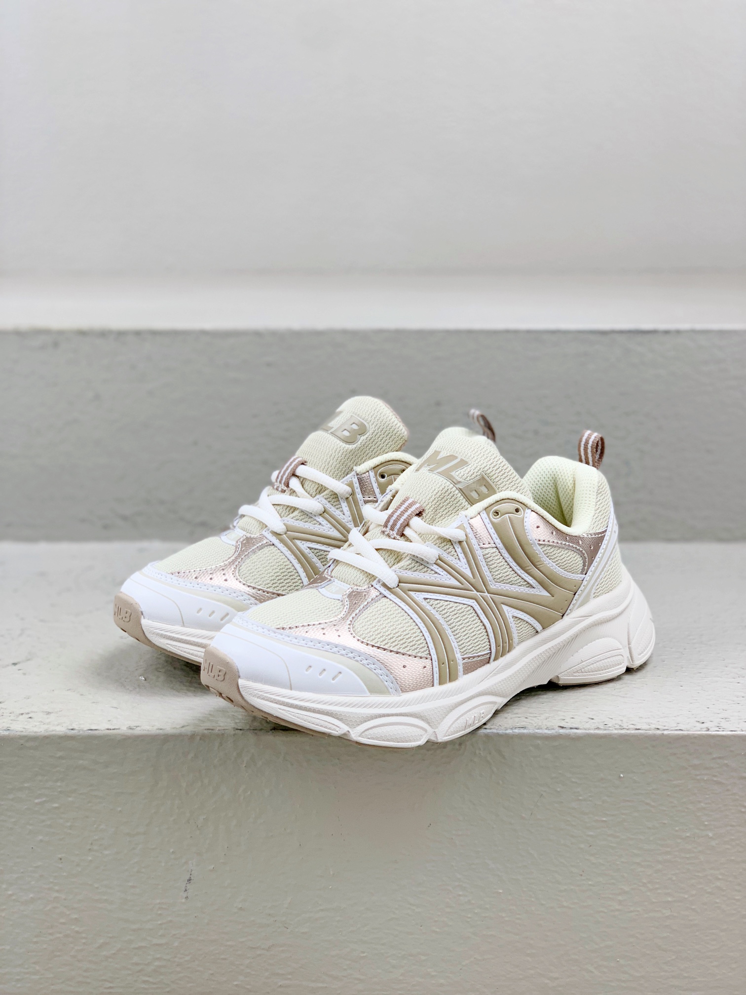 Nike Male Running Shoes White Breathable M-l-s