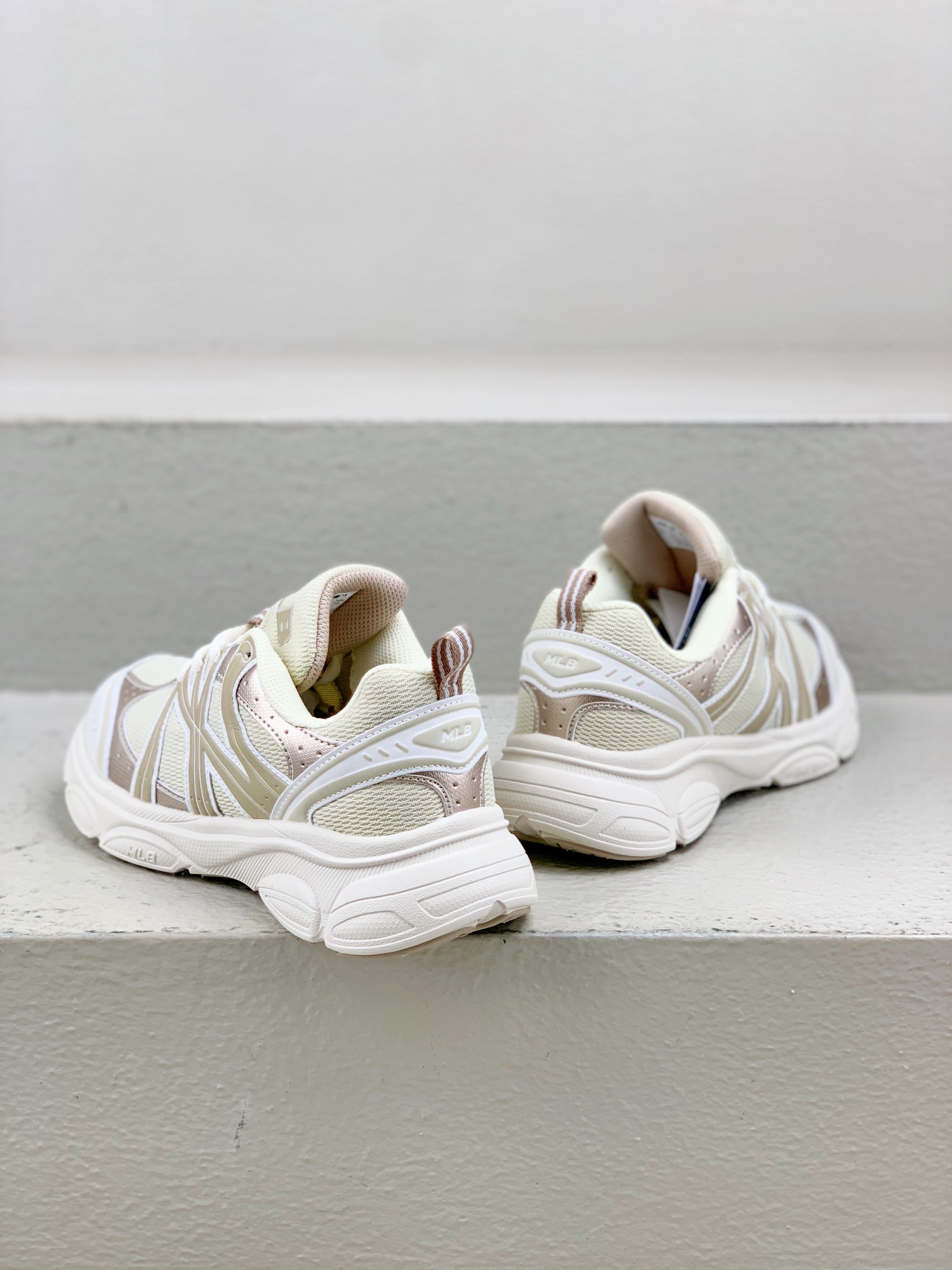 Nike Male Running Shoes White Breathable M-l-s