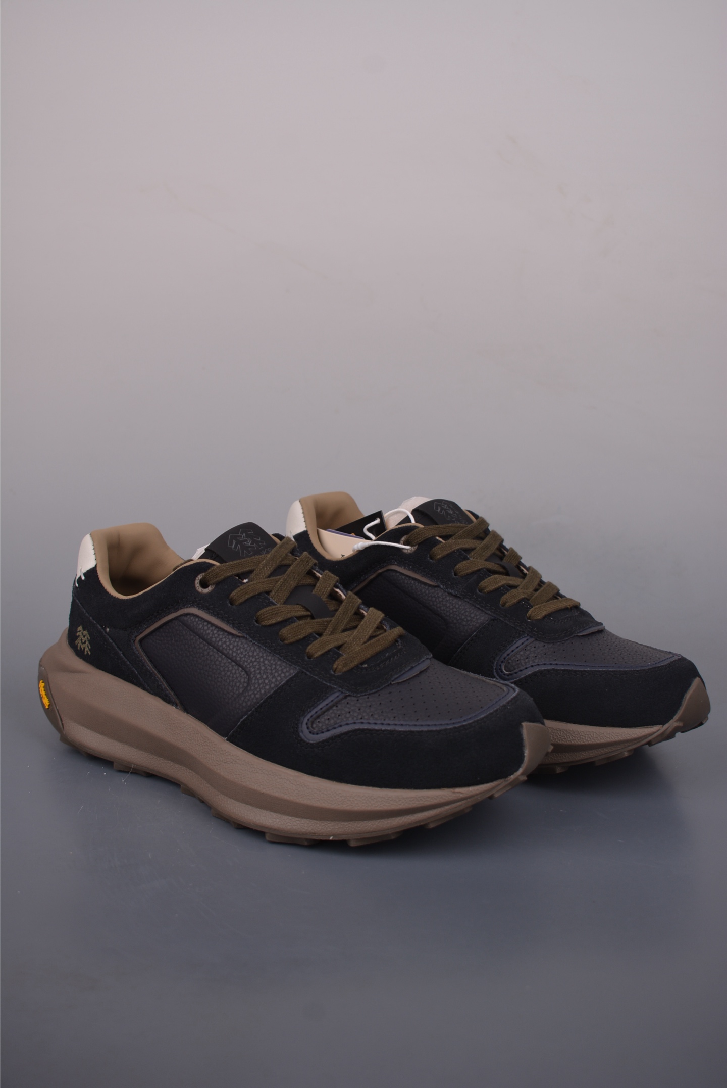 Basic Shoes Black Lightweight M-l